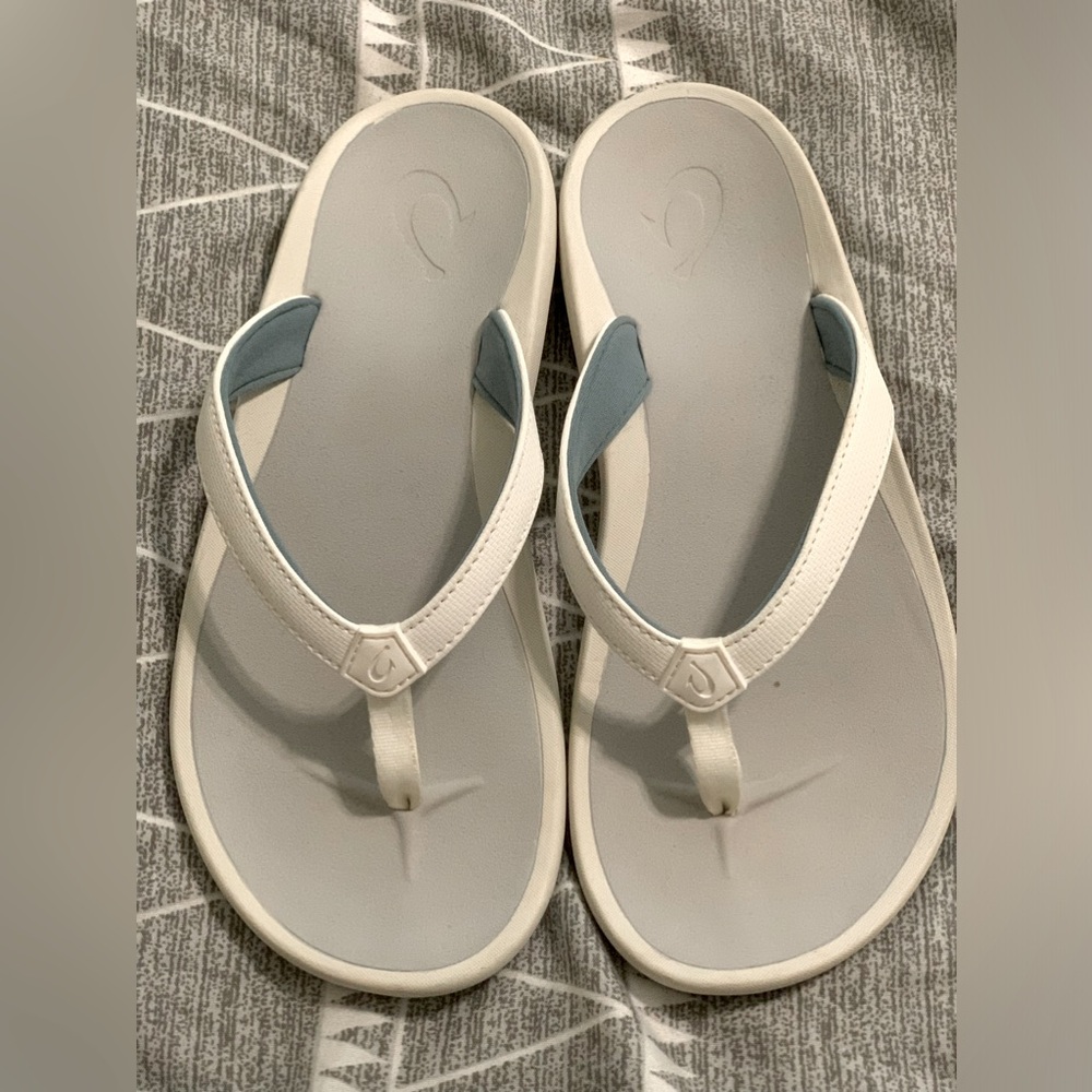 OLUKAI sandals